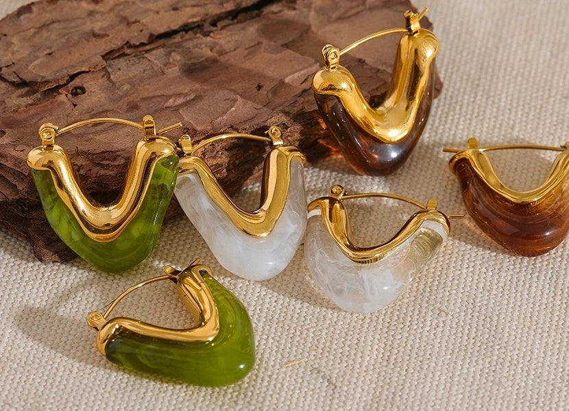 Acrylic V Shape Triangle Earrings - Ecru
