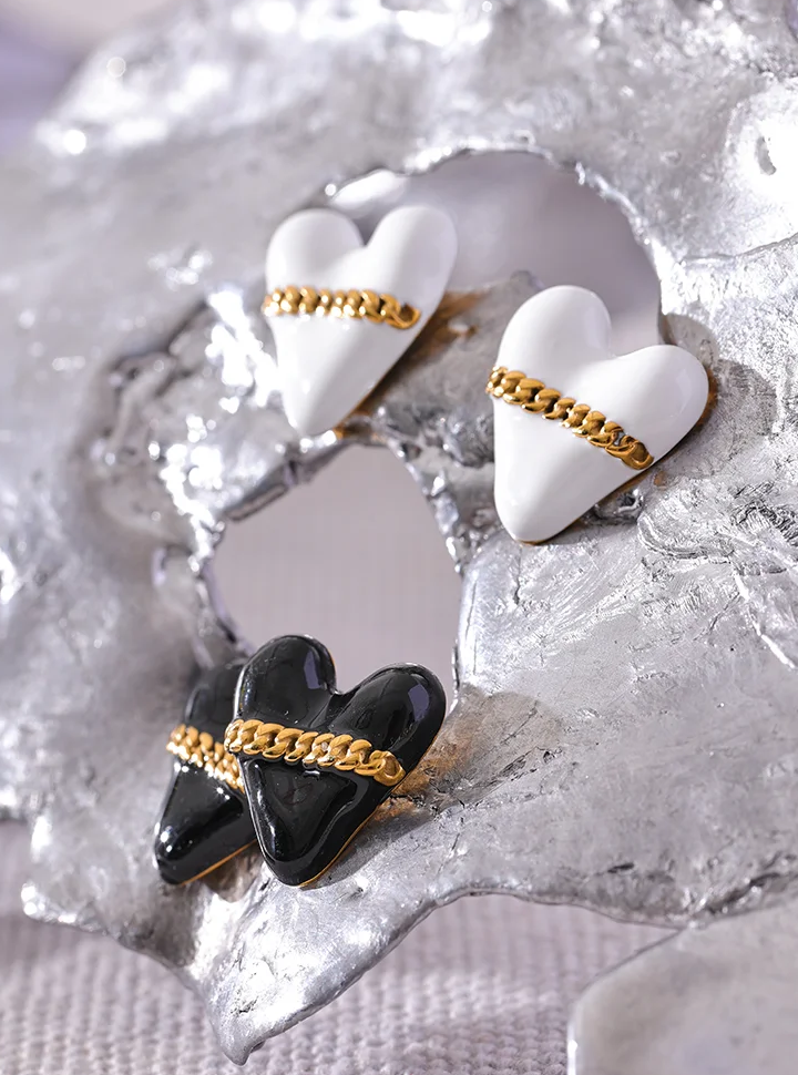 Black White Enamel Heart Earrings - Ecru