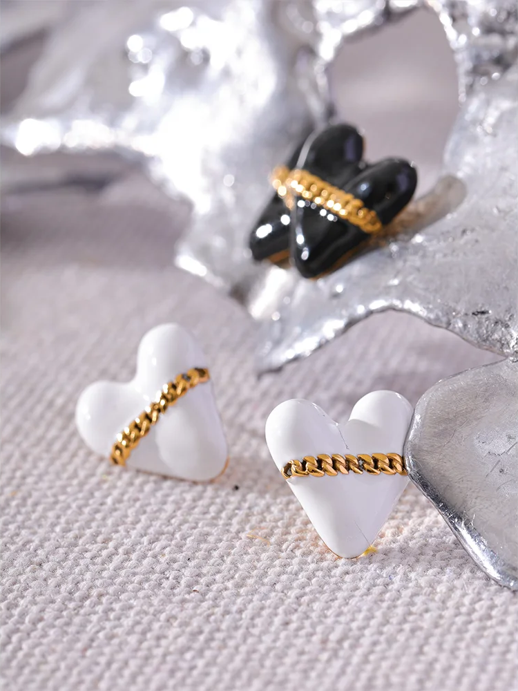 Black White Enamel Heart Earrings - Ecru