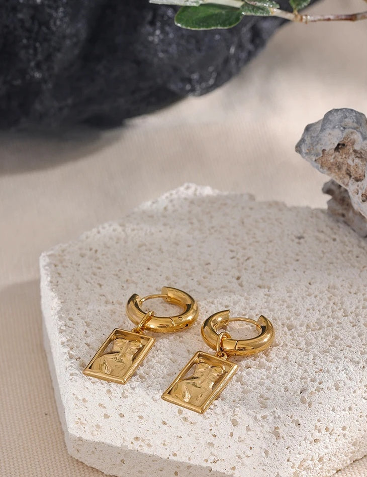Body Drop Unusual Hoop Earrings - Ecru