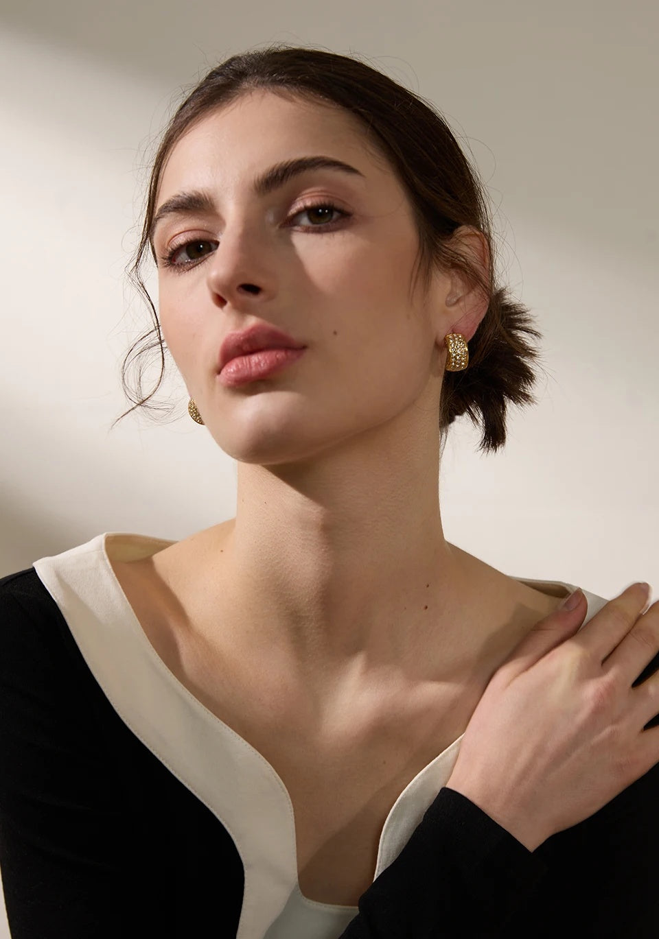 C Shape Geometric Fashion Earrings - Ecru