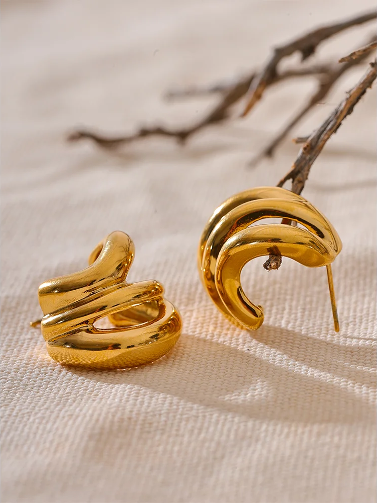C-Shape Statement Geometric Earrings - Ecru