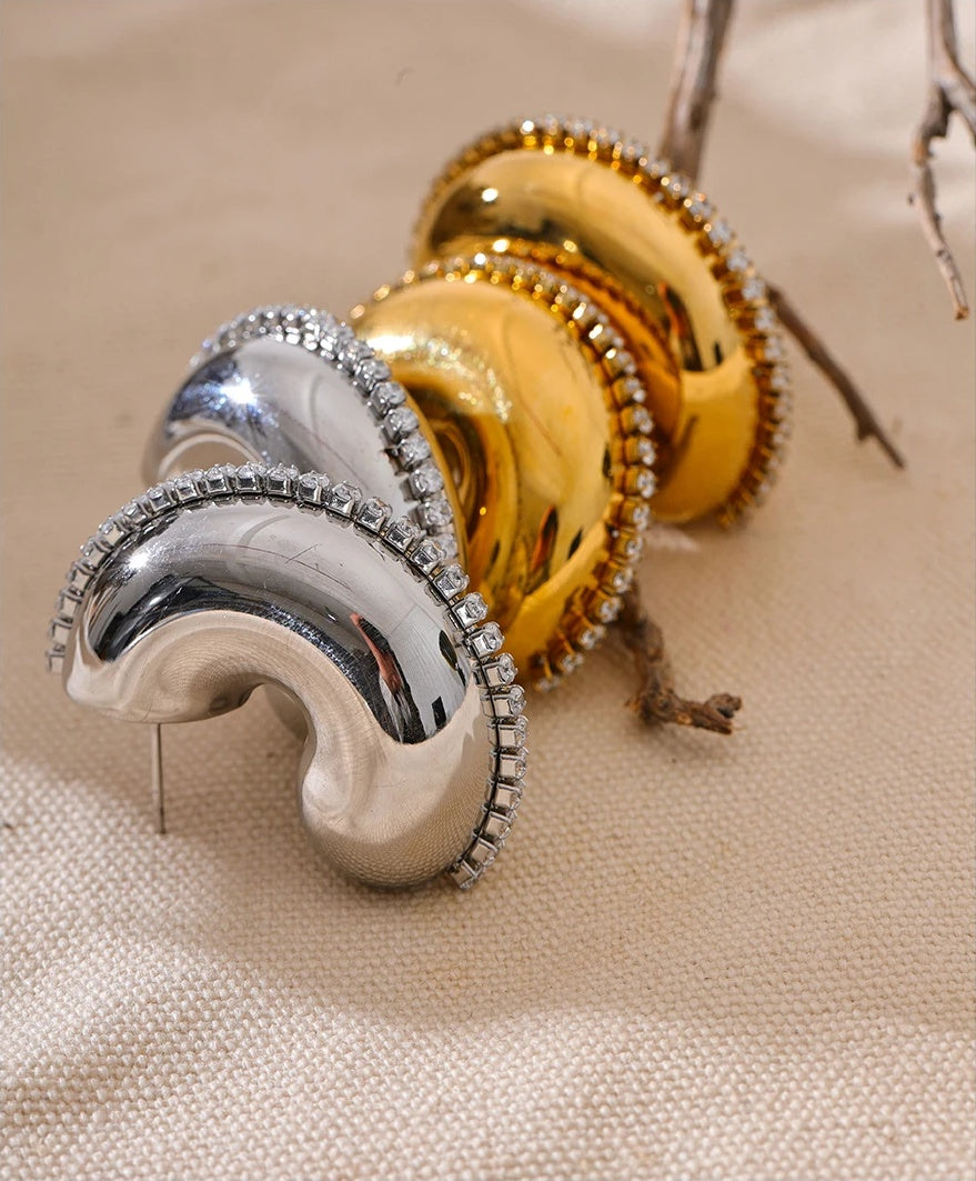 C Shape Trendy Huggie Earrings - Ecru