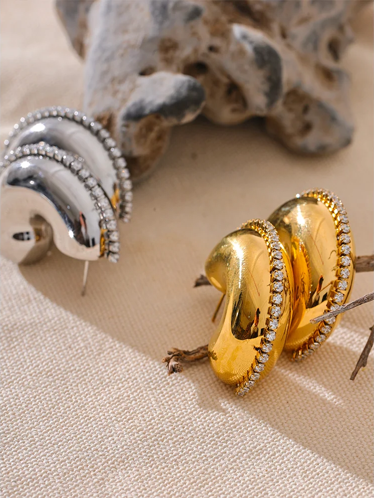 C Shape Trendy Huggie Earrings - Ecru