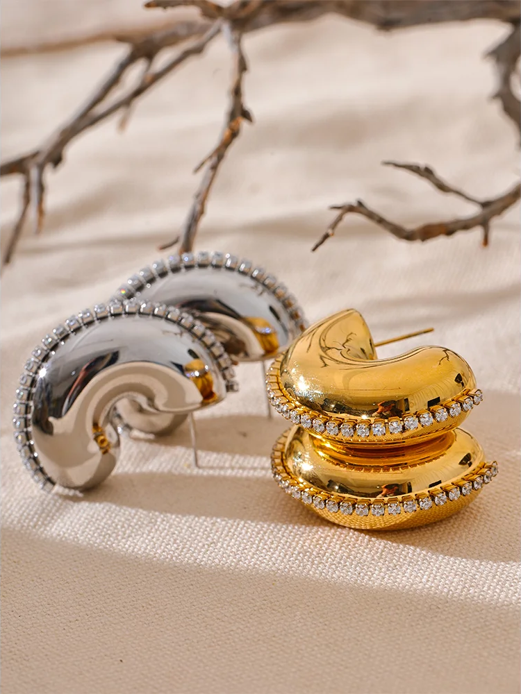 C Shape Trendy Huggie Earrings - Ecru