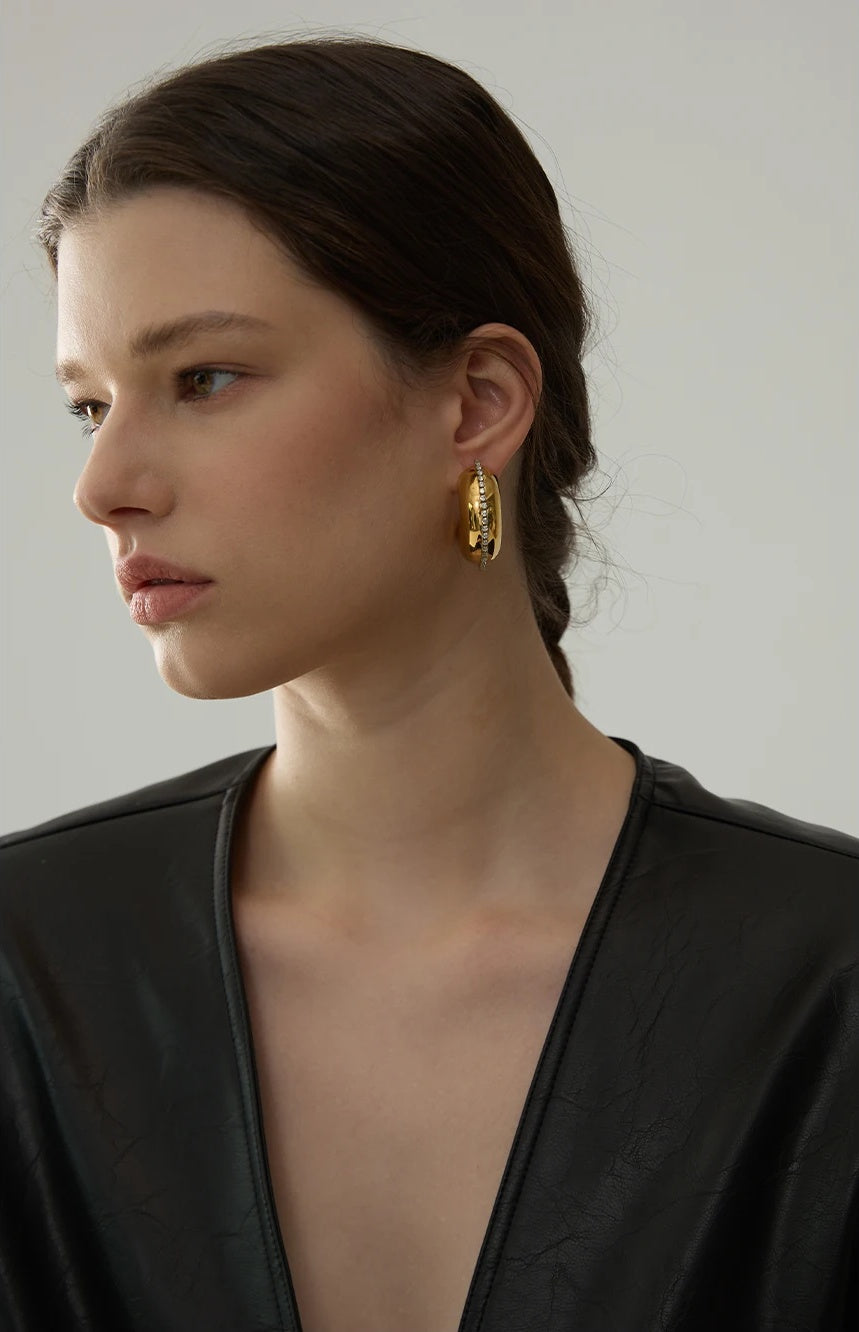C Shape Trendy Huggie Earrings - Ecru