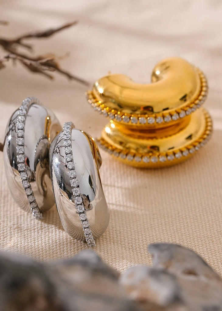 C Shape Trendy Huggie Earrings - Ecru