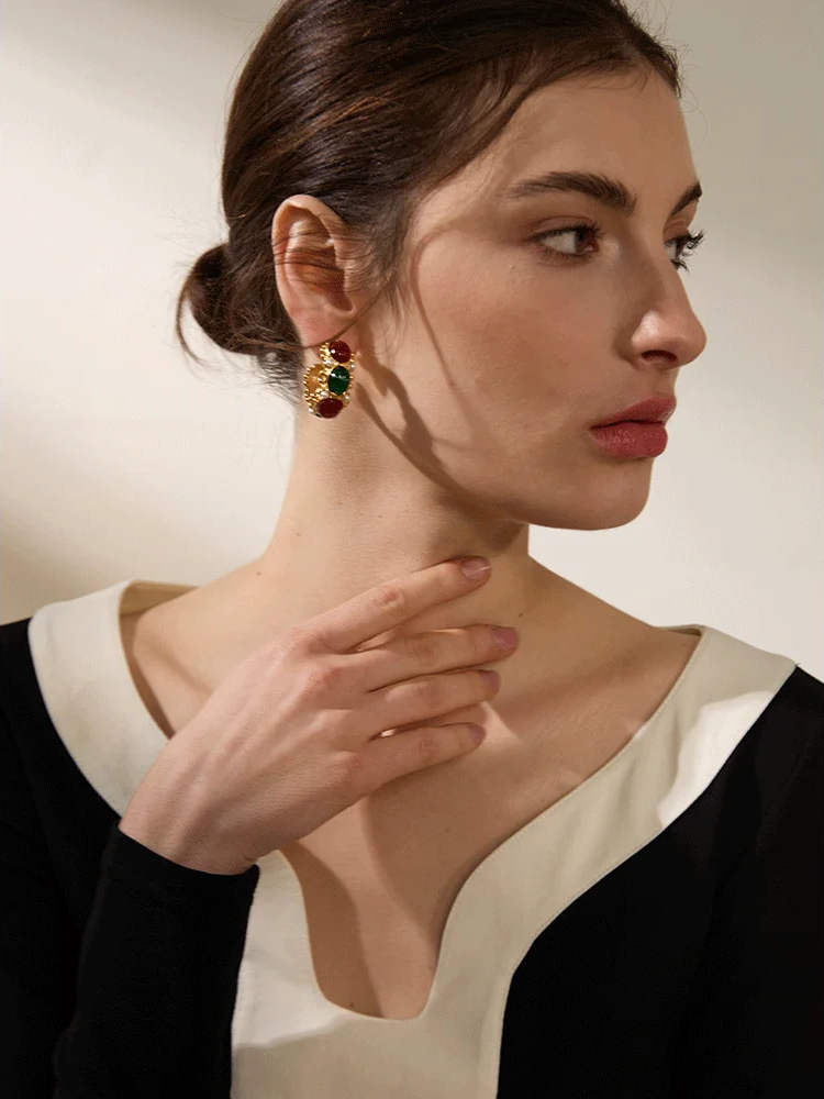 C-Shaped French Charm Earrings - Ecru
