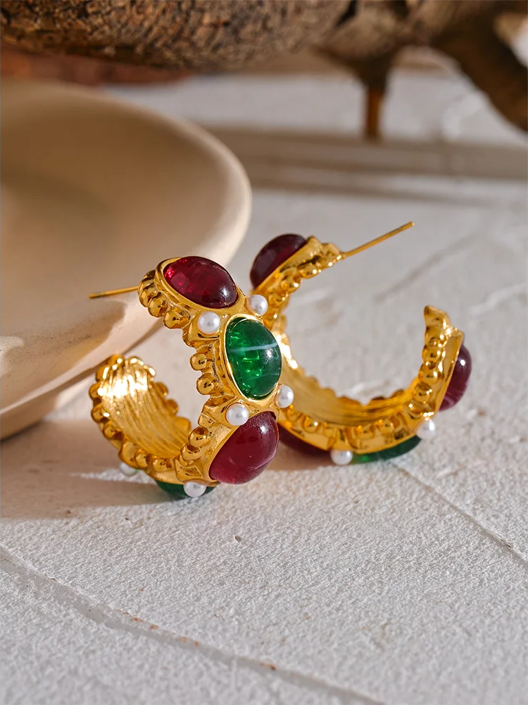 C-Shaped French Charm Earrings - Ecru