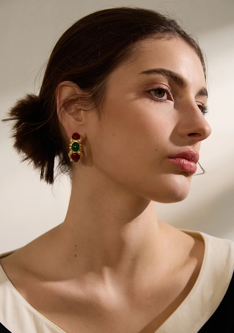 C-Shaped French Charm Earrings - Ecru