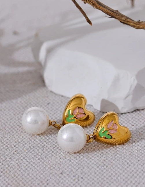 Cast Heart Imitation Pearls Earrings - Ecru