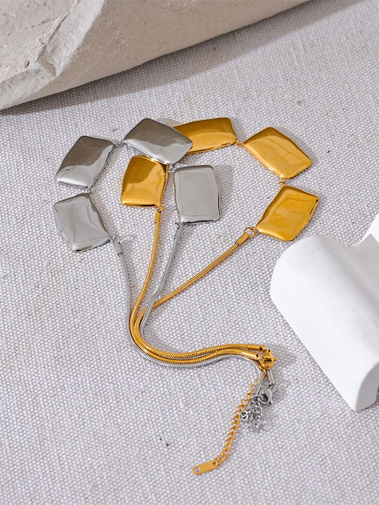 Chain Square Pendant Collar Necklace - Ecru