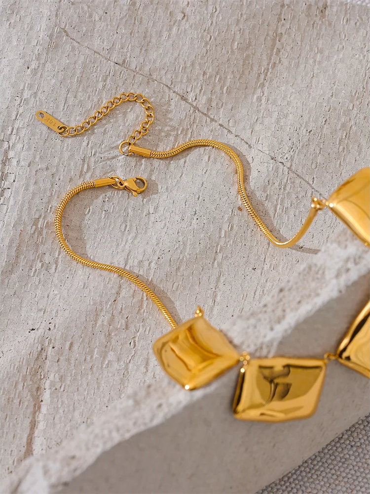 Chain Square Pendant Collar Necklace - Ecru