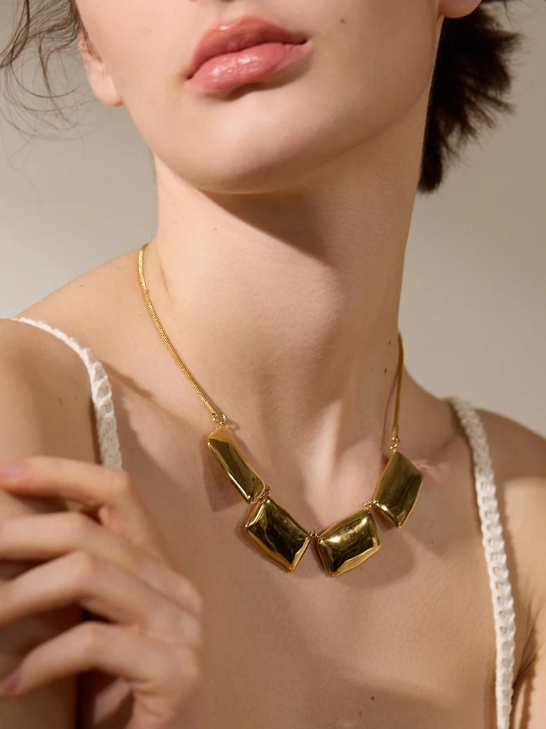 Chain Square Pendant Collar Necklace - Ecru