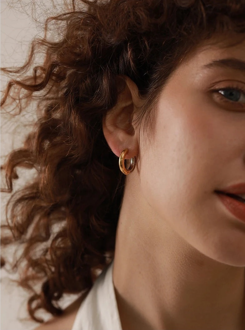 Chic Geometric Round Hoop Earrings - Ecru
