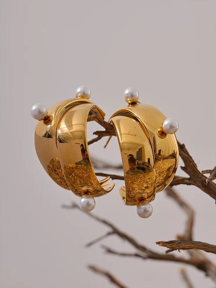 Chic Imitation Pearls Unusual Earrings - Ecru