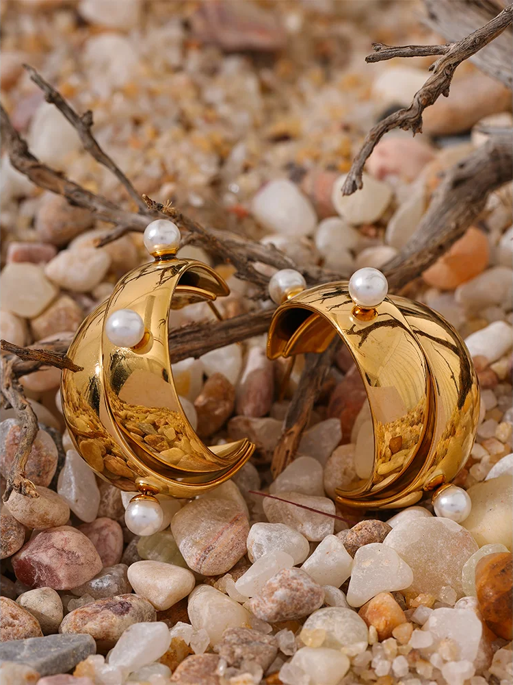 Chic Imitation Pearls Unusual Earrings - Ecru