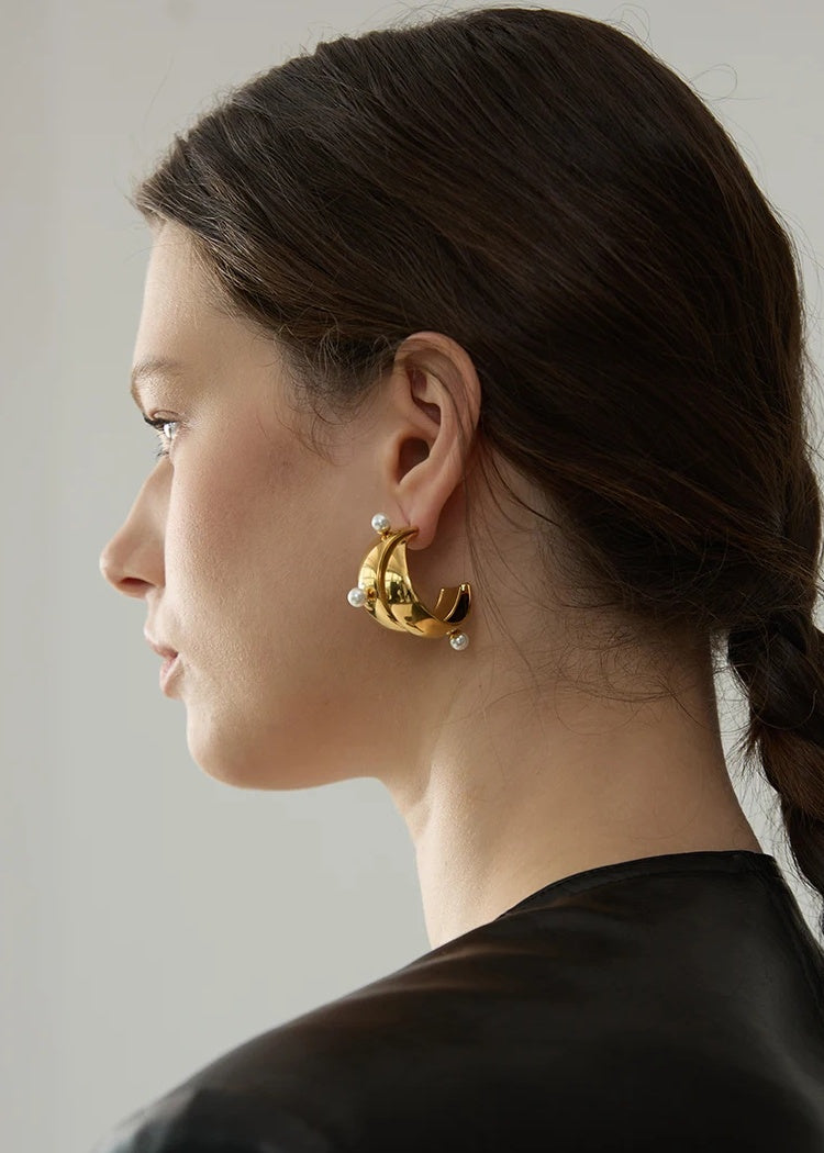 Chic Imitation Pearls Unusual Earrings - Ecru