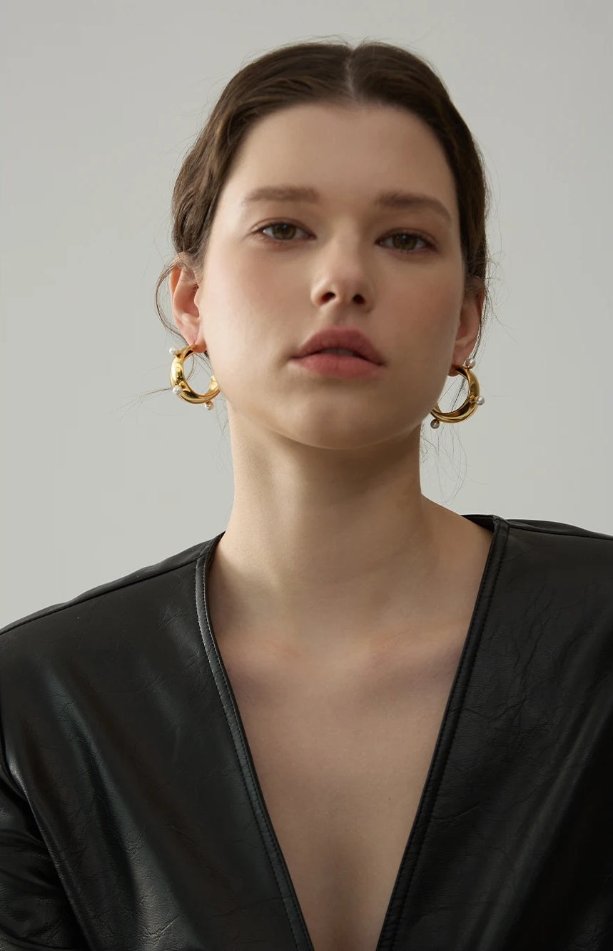Chic Imitation Pearls Unusual Earrings - Ecru