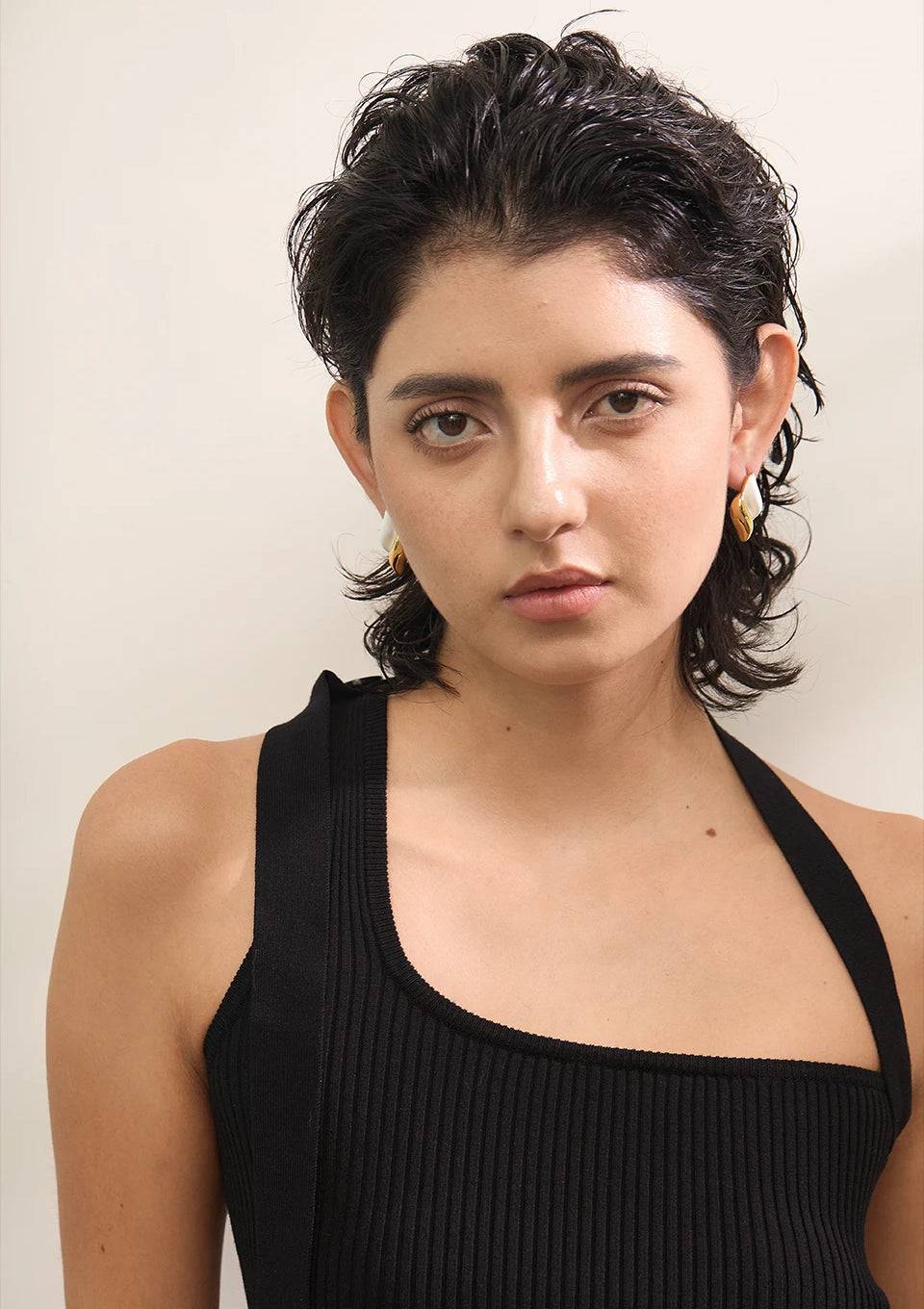 Chic Modern Unique Stud Earrings - Ecru