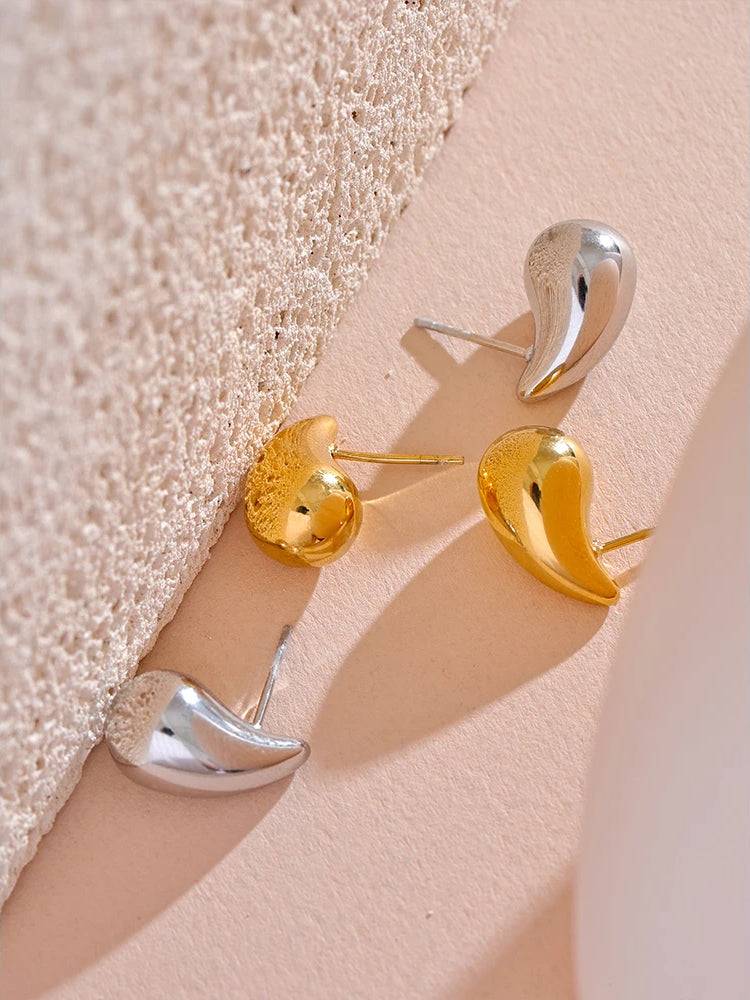 Chic Water Drop Stud Earrings - Ecru