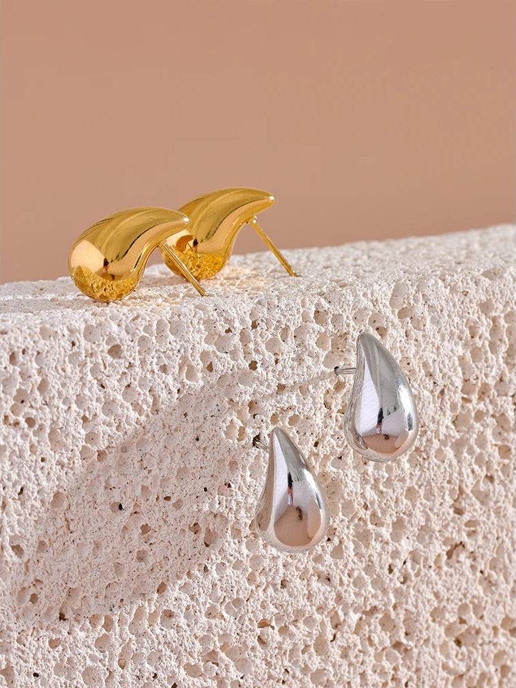 Chic Water Drop Stud Earrings - Ecru