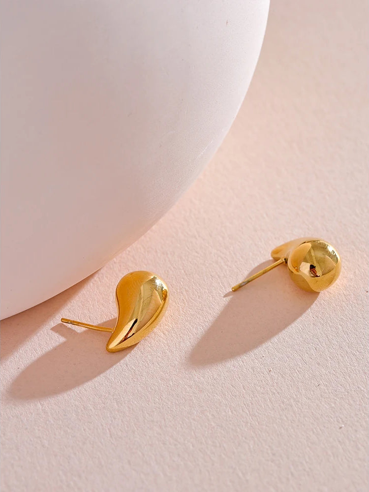 Chic Water Drop Stud Earrings - Ecru