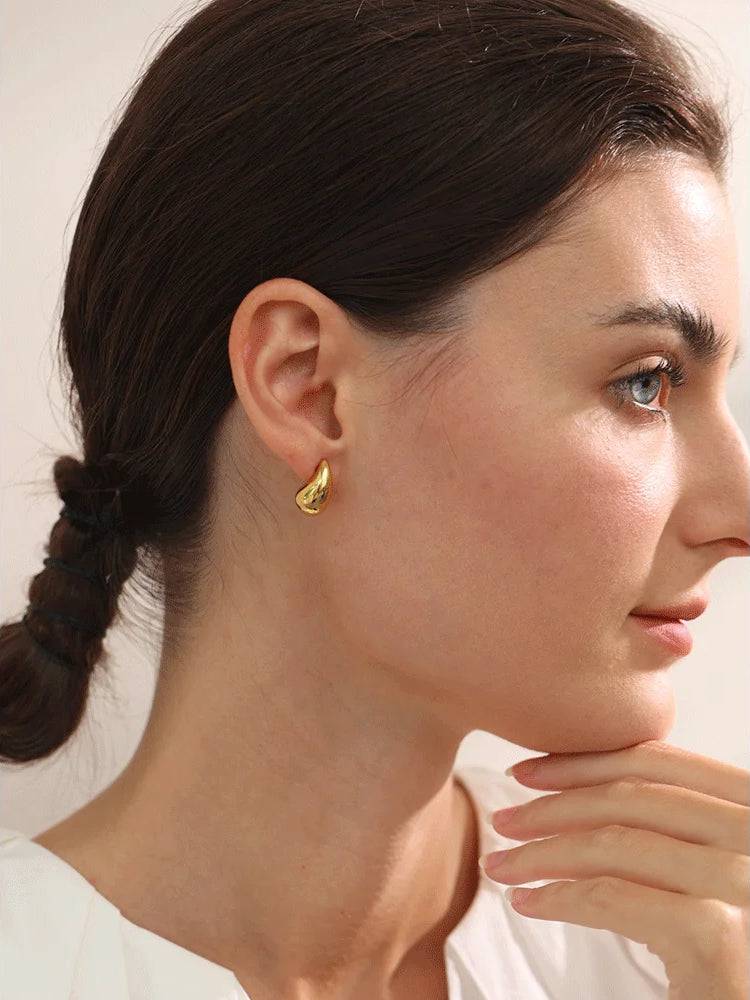 Chic Water Drop Stud Earrings - Ecru