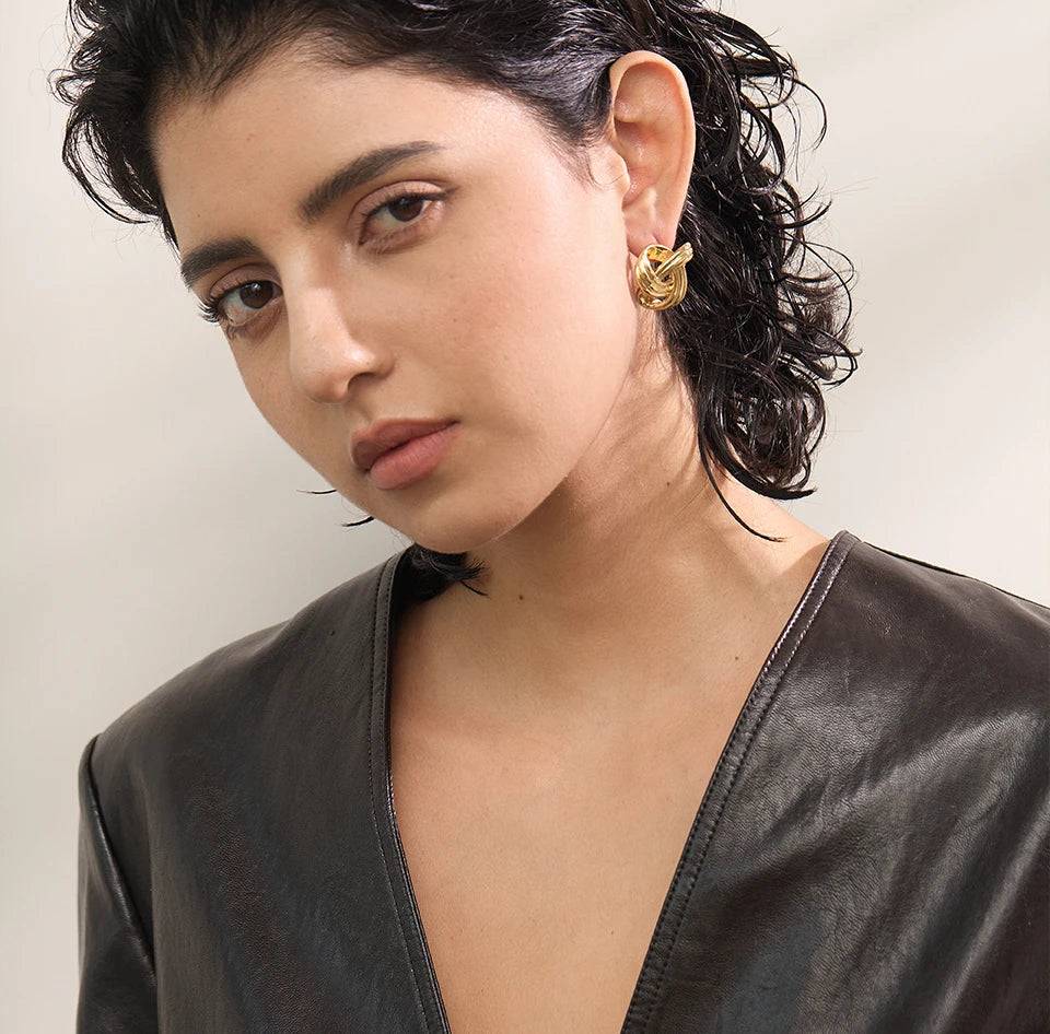 Chunky Refined Knot Stud Earrings - Ecru