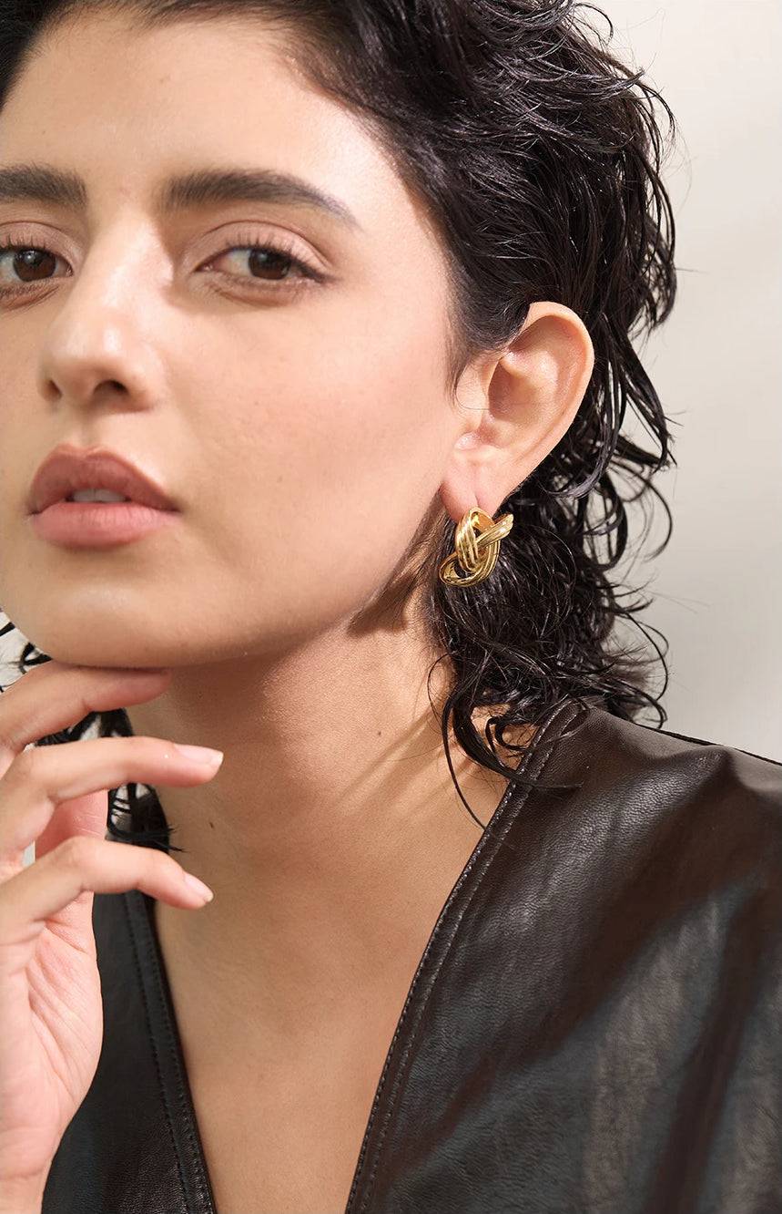 Chunky Refined Knot Stud Earrings - Ecru