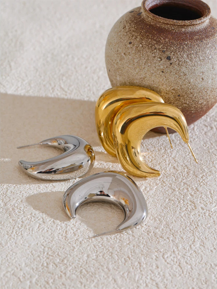 Chunky Refined Modern Huggie Earrings - Ecru