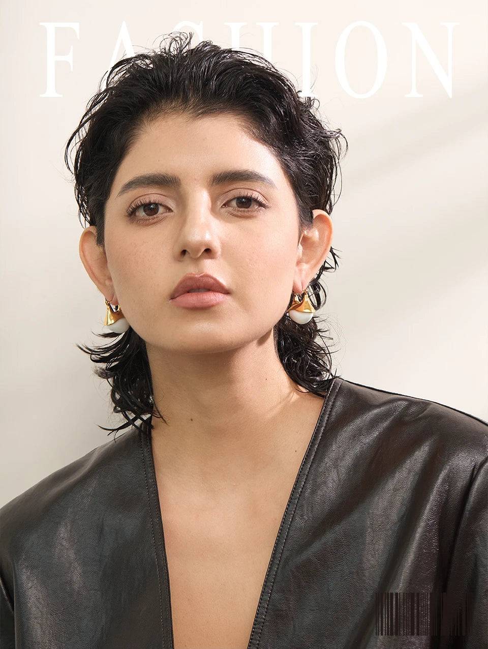 Chunky Shiny Modern Hoop Earrings - Ecru