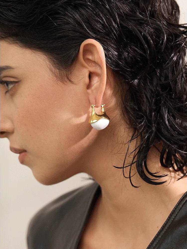 Chunky Shiny Modern Hoop Earrings - Ecru