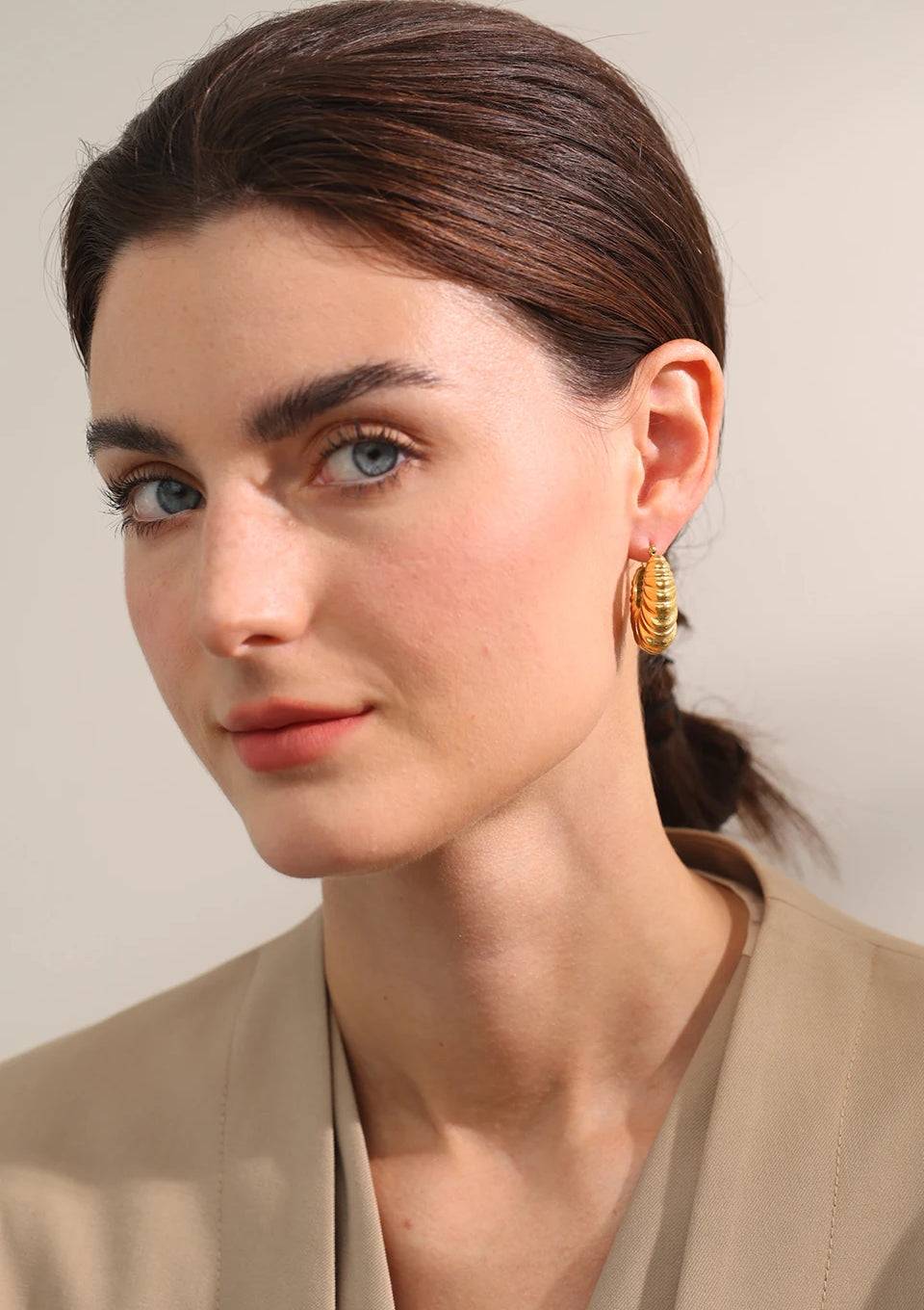 Chunky Textured Elegant Hoop Earrings - Ecru