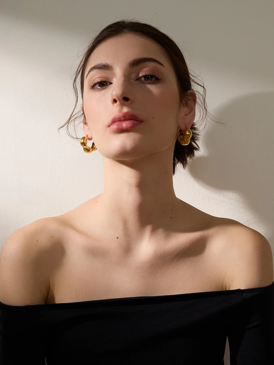 Chunky Textured Flower Hoop Earrings - Ecru