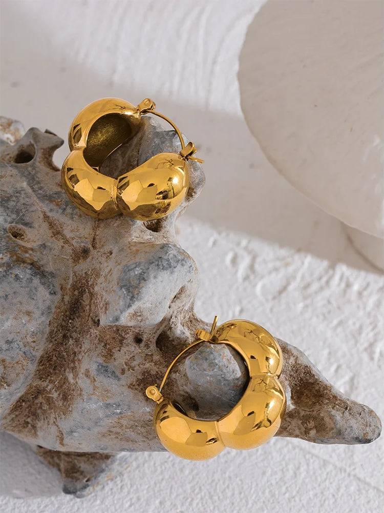 Chunky Textured Flower Hoop Earrings - Ecru