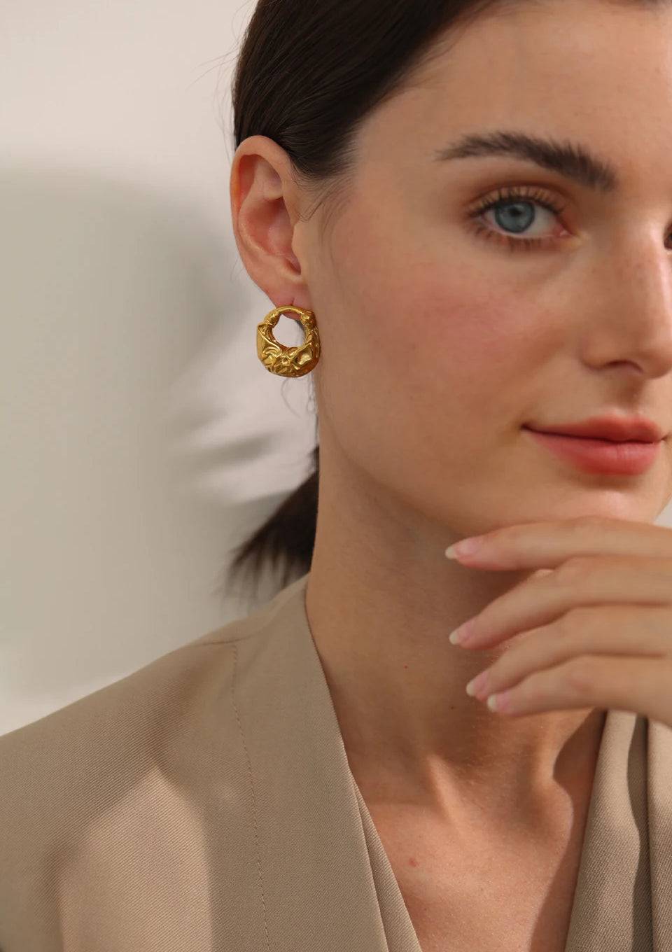 Chunky Trendy Statement Stud Earrings - Ecru