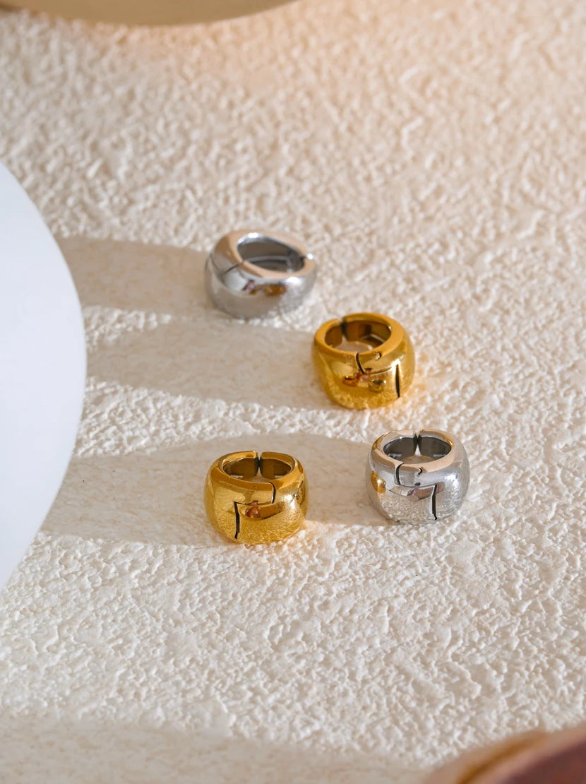 Classic Chunky Shiny Huggie Earrings - Ecru