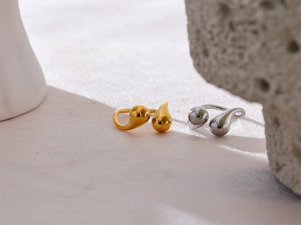Elegant Geometric Chunky Statement Ring - Ecru