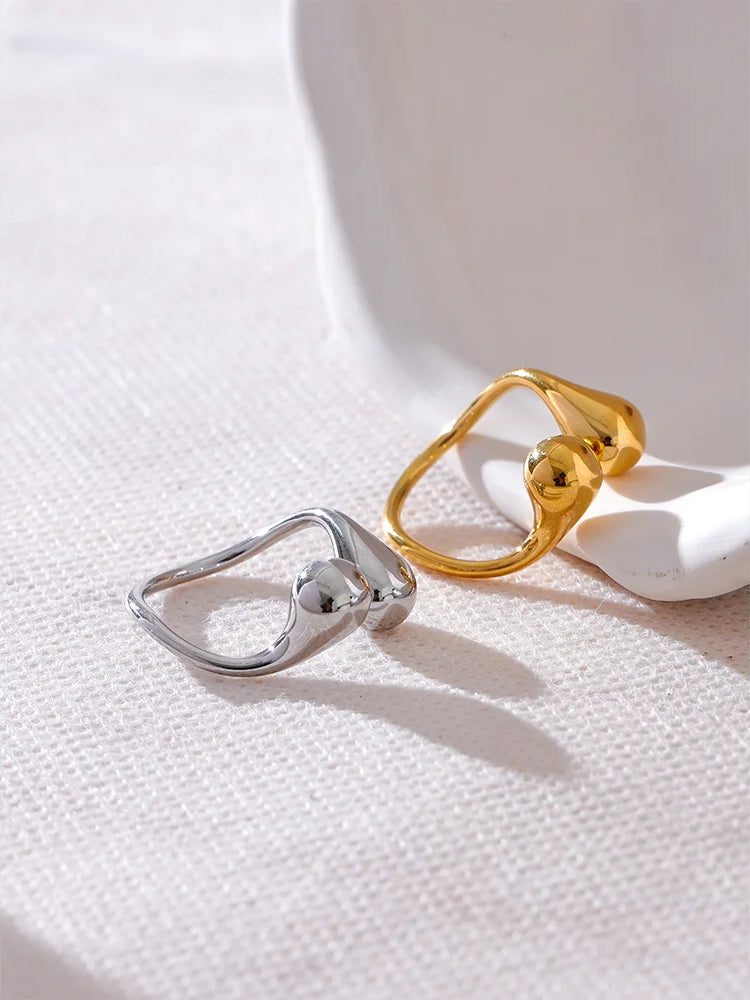 Elegant Geometric Chunky Statement Ring - Ecru