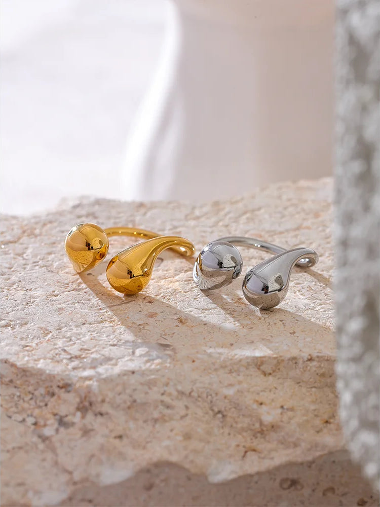 Elegant Geometric Chunky Statement Ring - Ecru