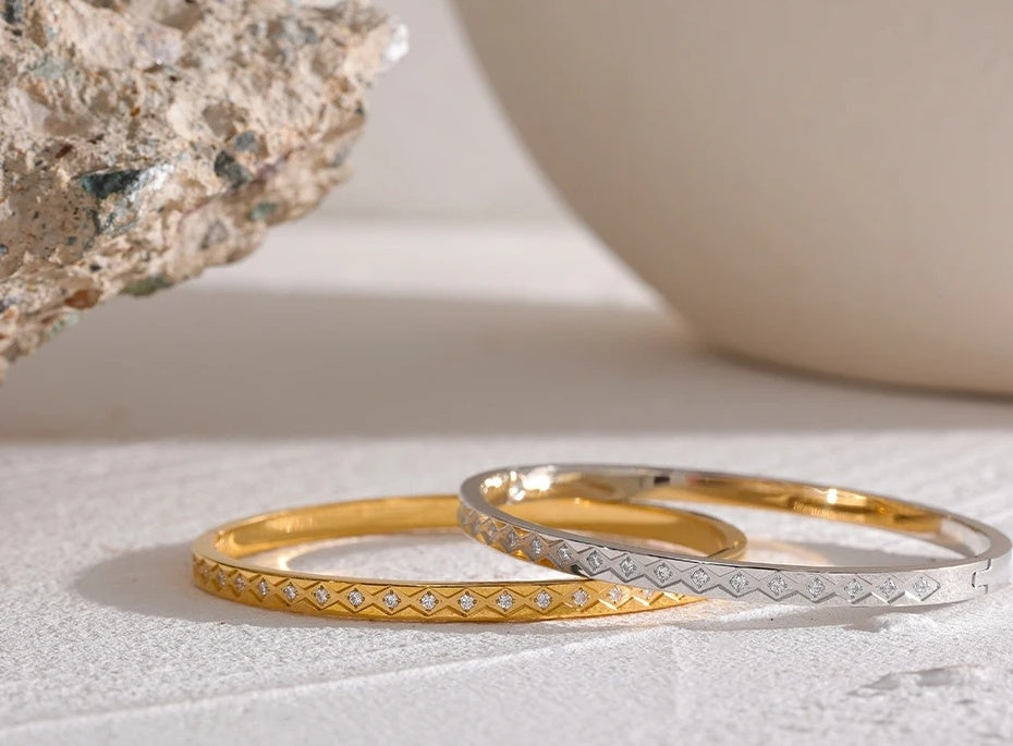 Fashion Cast Statement Bangle Bracelet - Ecru
