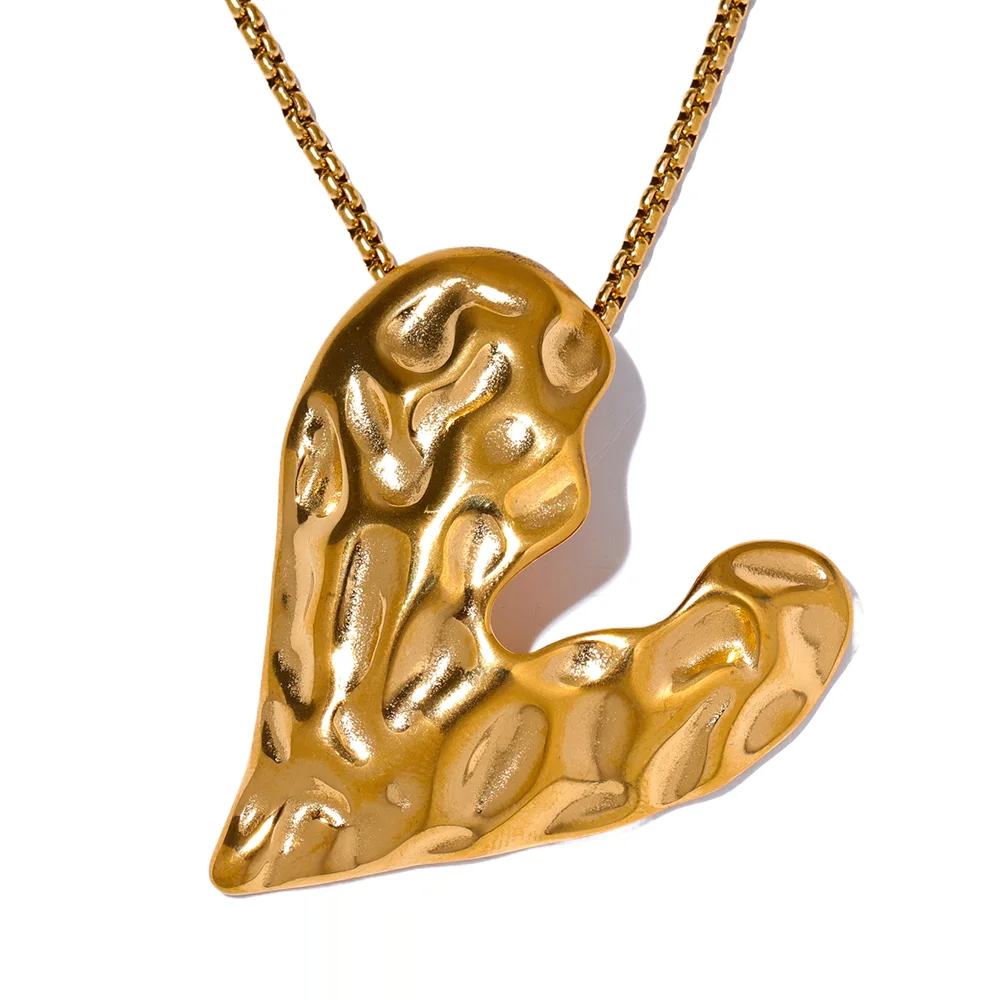 Heart Love Vintage Pendant Necklace - Ecru