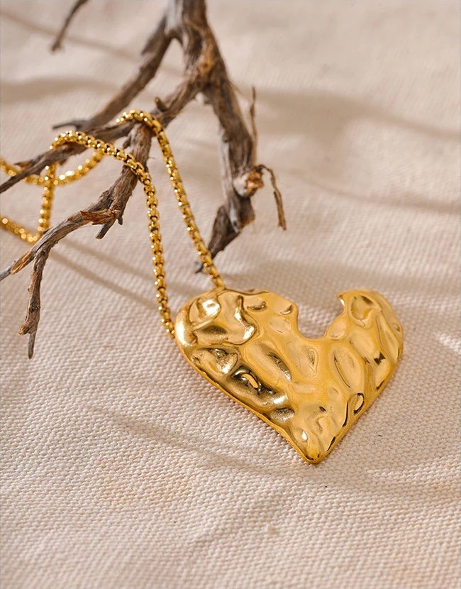 Heart Love Vintage Pendant Necklace - Ecru