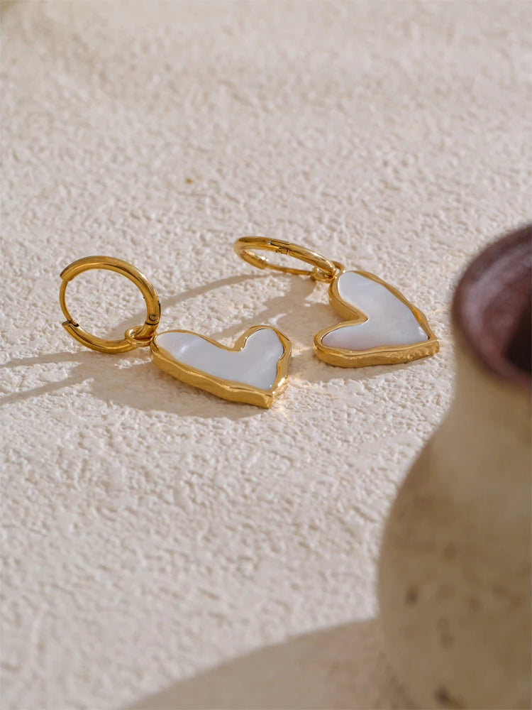 Heart Shell Versatile Hoop Earrings - Ecru