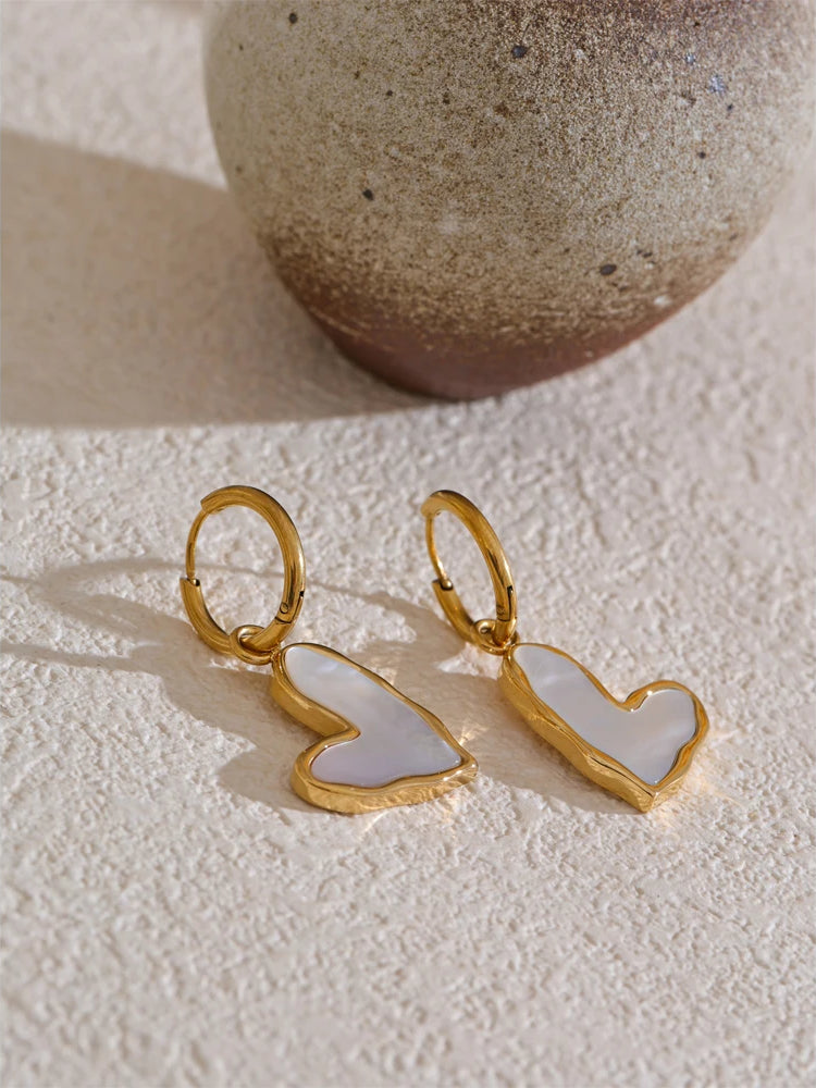 Heart Shell Versatile Hoop Earrings - Ecru