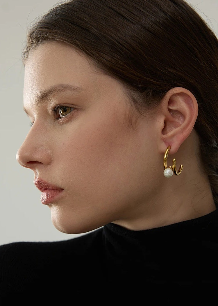 Imitation Pearls Geometric Huggie Earrings - Ecru