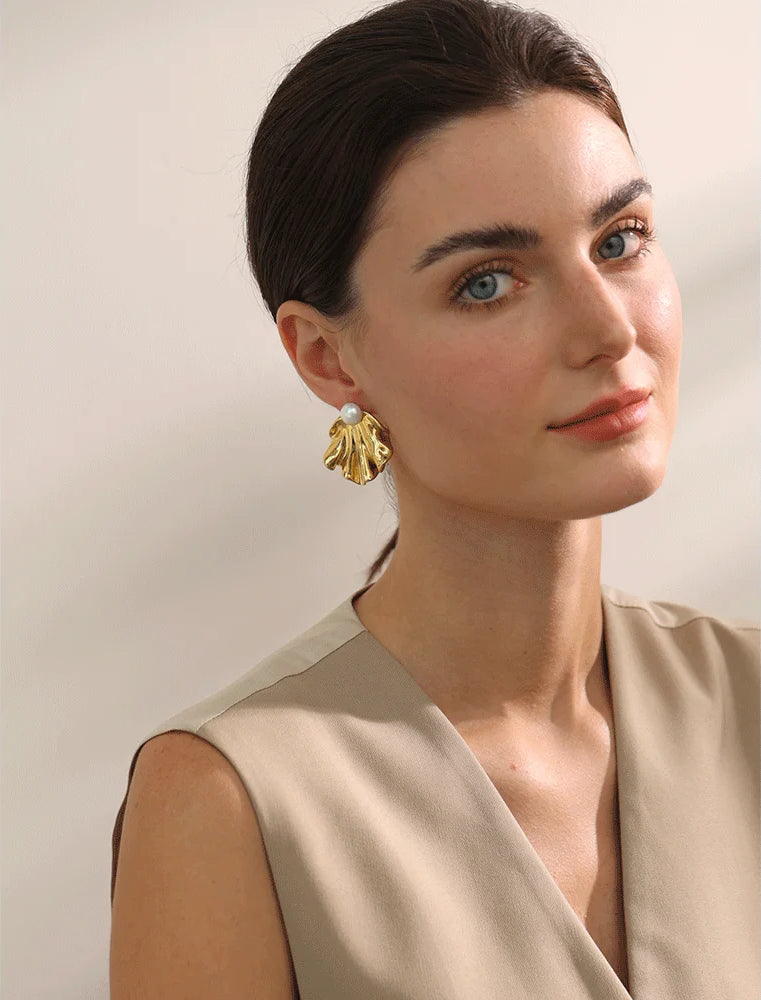 Refined Pearl Statement Stud Earrings - Ecru