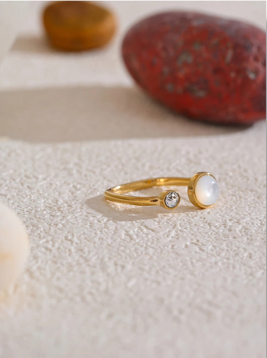 Refined Shell Adjustable Modern Ring - Ecru