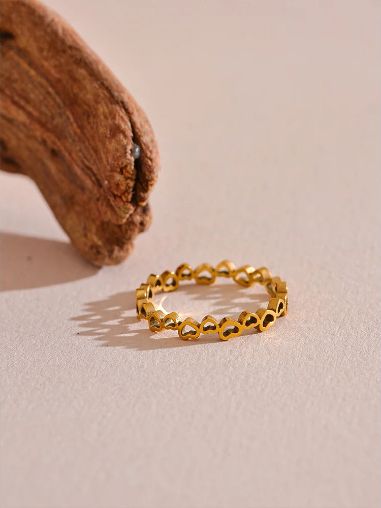 Shiny Minimalist Heart Stackable Ring - Ecru